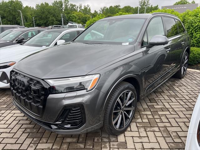 new 2025 Audi Q7 car, priced at $72,450