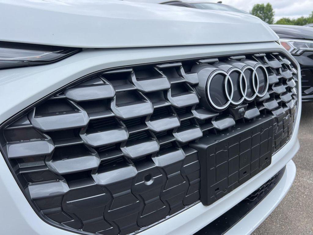 new 2025 Audi Q5 car, priced at $61,980