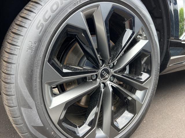 new 2025 Audi Q7 car, priced at $77,750