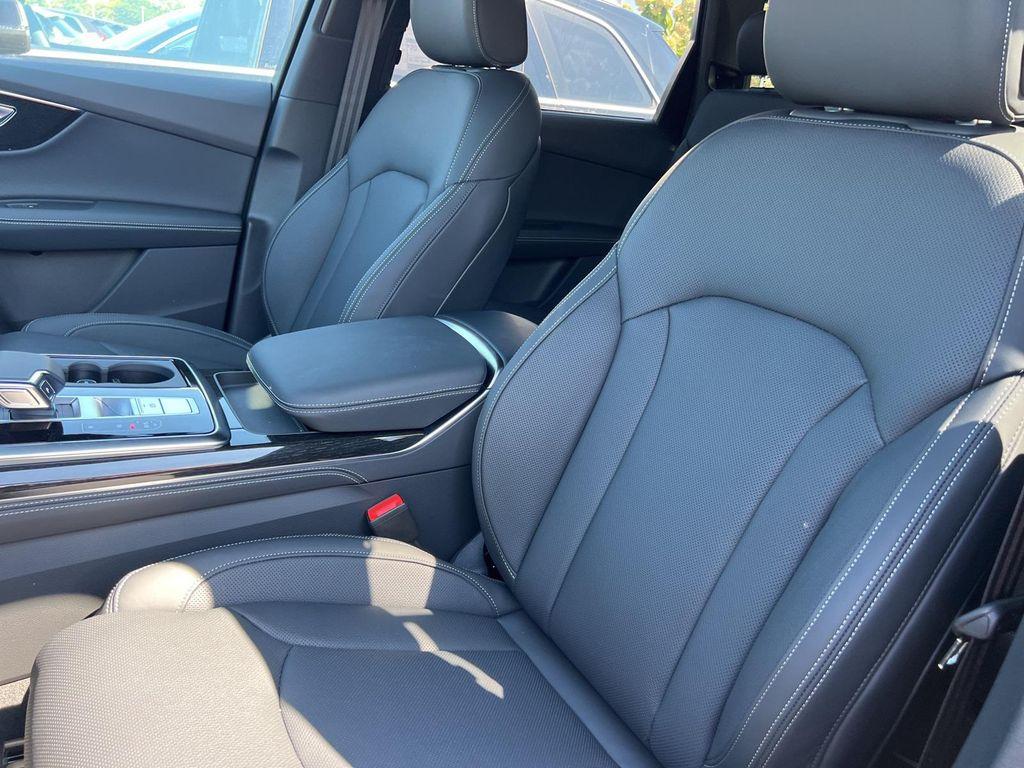 new 2025 Audi Q7 car, priced at $82,265