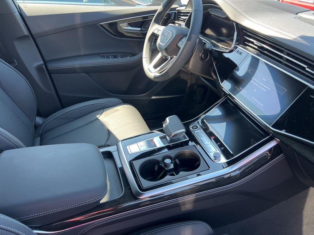 new 2025 Audi Q7 car, priced at $82,265