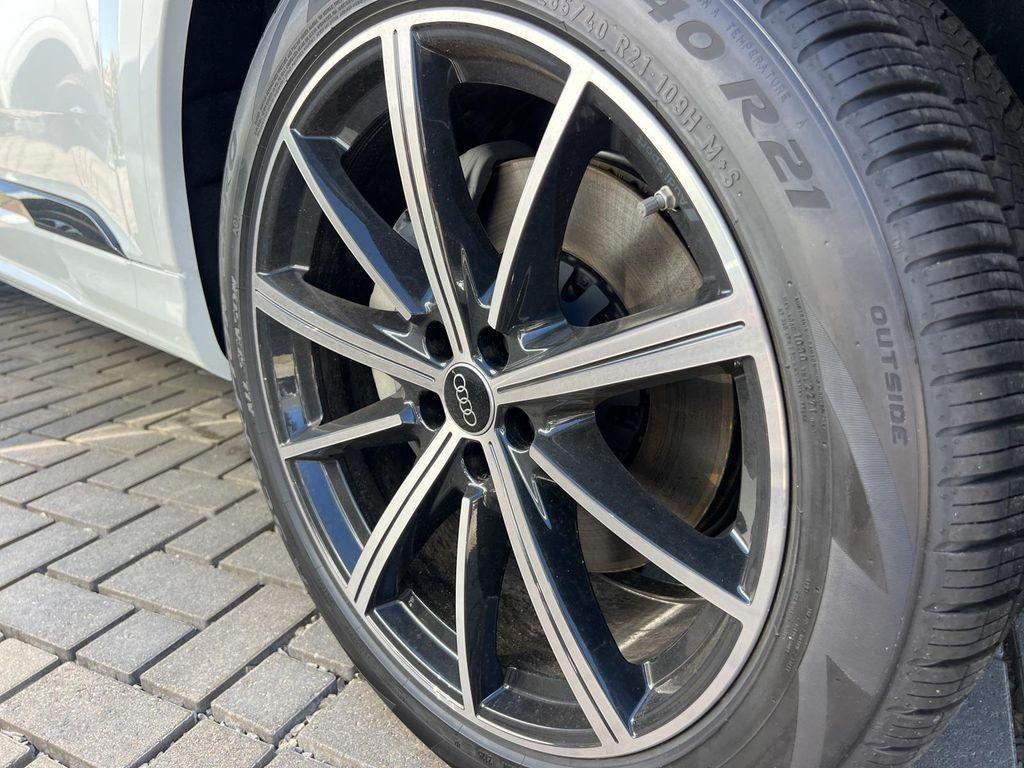 new 2026 Audi Q7 car, priced at $72,740