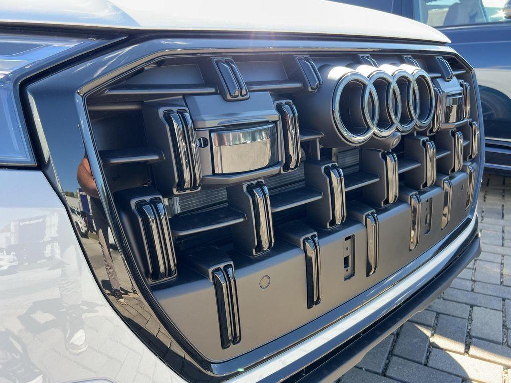 new 2026 Audi Q7 car, priced at $72,740