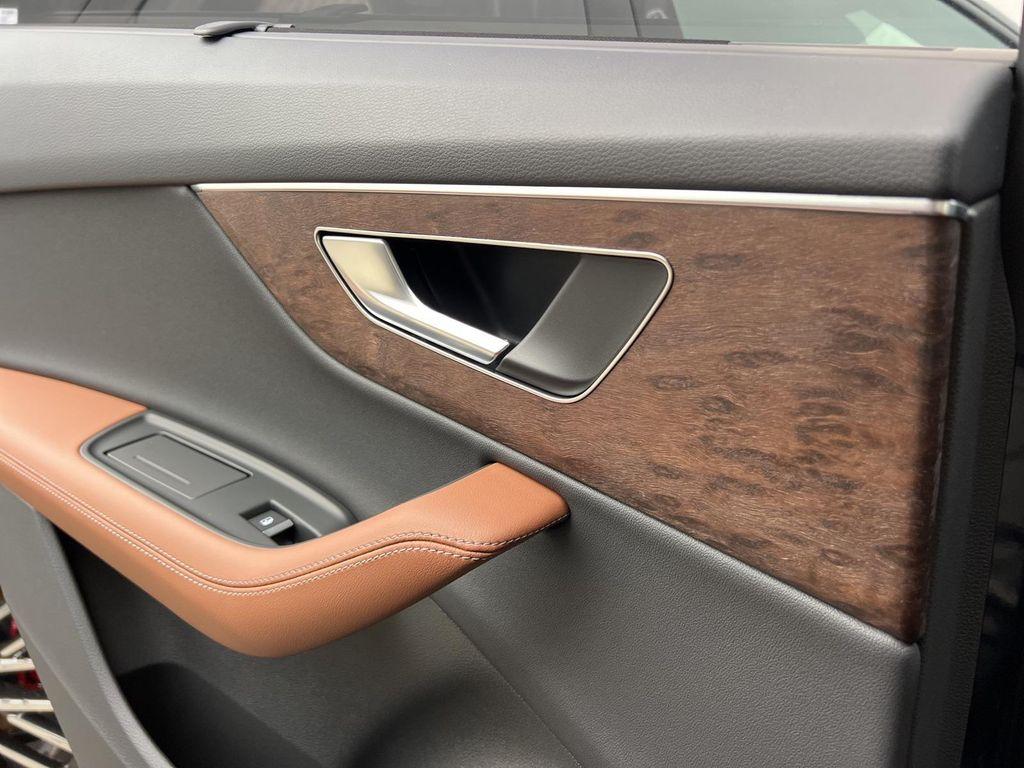 new 2026 Audi Q7 car, priced at $76,940