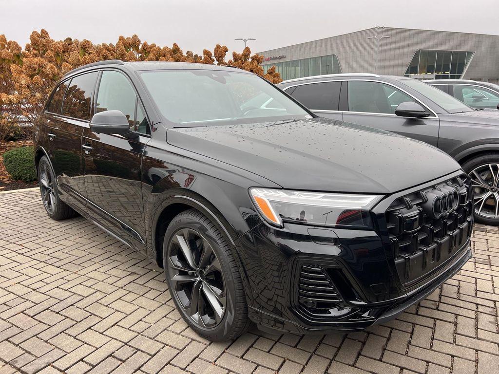 new 2026 Audi Q7 car, priced at $78,445