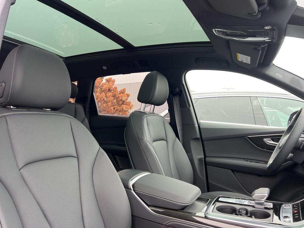new 2026 Audi Q7 car, priced at $78,445