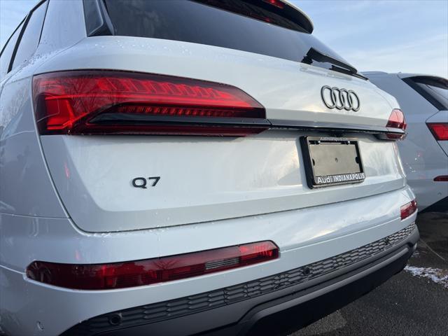 new 2025 Audi Q7 car, priced at $77,090