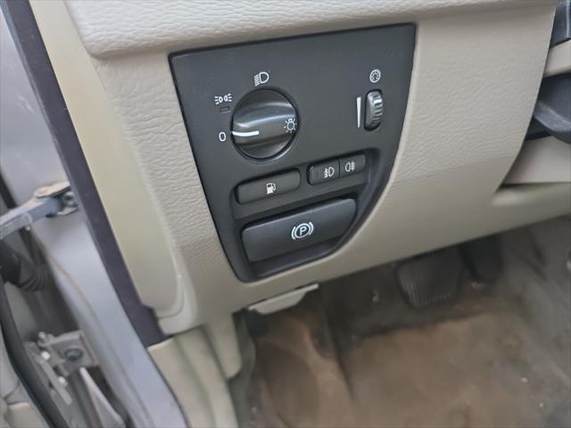 used 2004 Volvo XC90 car, priced at $4,994