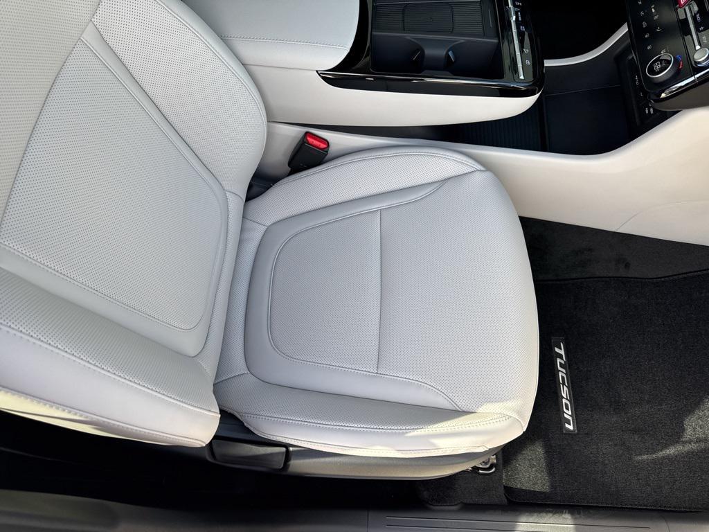 new 2026 Hyundai TUCSON Hybrid car, priced at $33,525