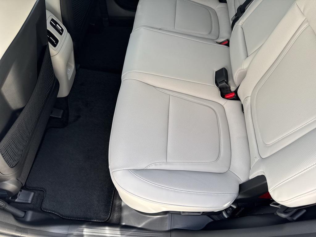 new 2026 Hyundai TUCSON Hybrid car, priced at $33,525