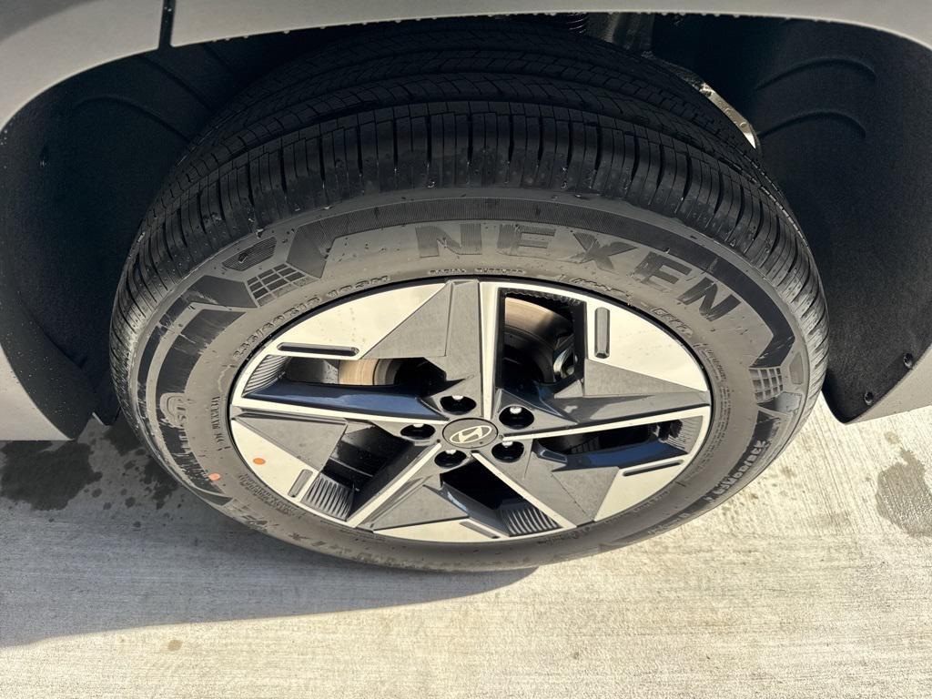 new 2026 Hyundai TUCSON Hybrid car, priced at $33,525