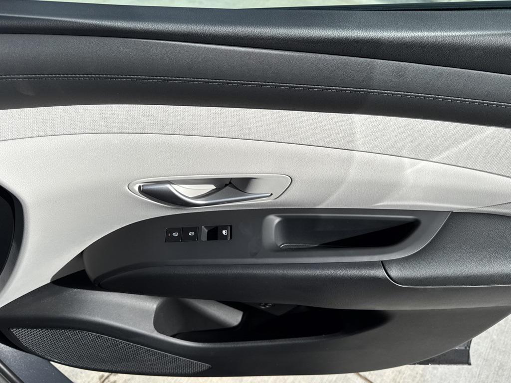 new 2026 Hyundai TUCSON Hybrid car, priced at $33,525