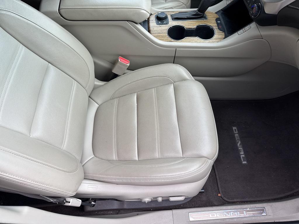 used 2019 GMC Acadia car, priced at $19,699