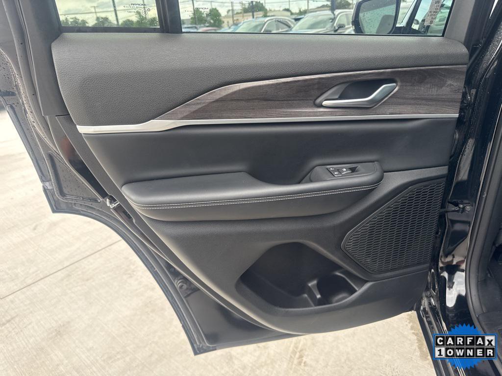 used 2024 Jeep Grand Cherokee car, priced at $29,998