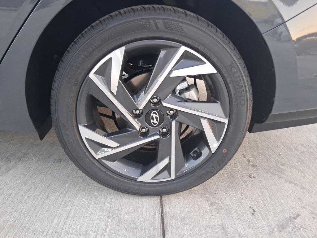 new 2025 Hyundai Elantra car, priced at $22,946
