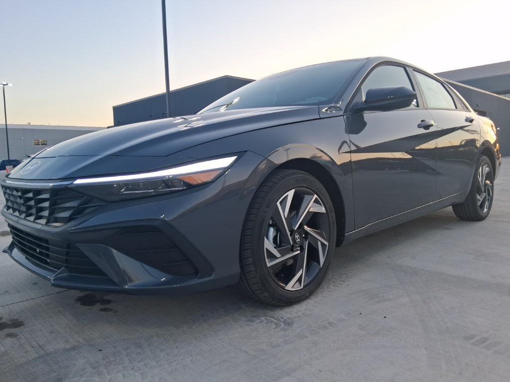 new 2025 Hyundai Elantra car, priced at $22,946