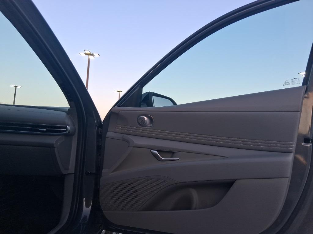 new 2025 Hyundai Elantra car, priced at $22,946