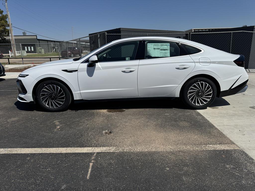 new 2025 Hyundai Sonata Hybrid car, priced at $28,543