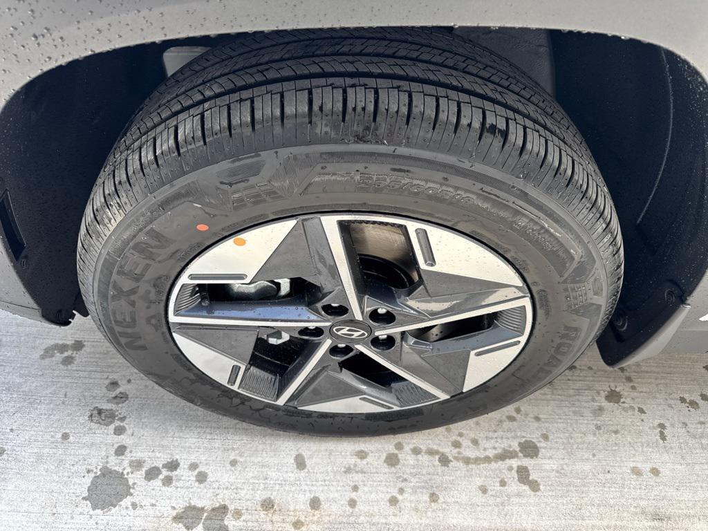 new 2026 Hyundai TUCSON Hybrid car, priced at $33,849