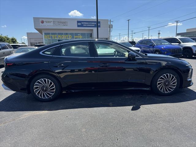 new 2025 Hyundai Sonata Hybrid car, priced at $33,149