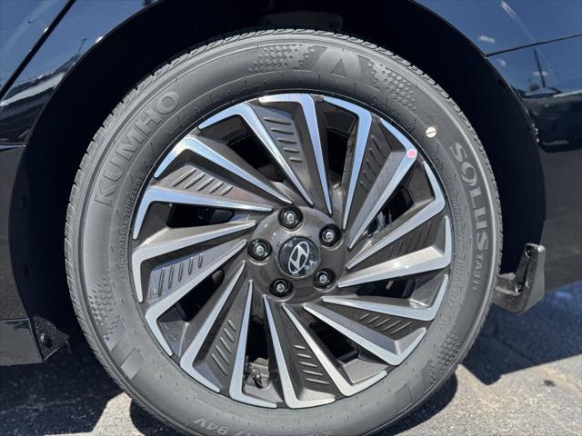new 2025 Hyundai Sonata Hybrid car, priced at $33,149