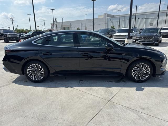 new 2025 Hyundai Sonata Hybrid car, priced at $33,205