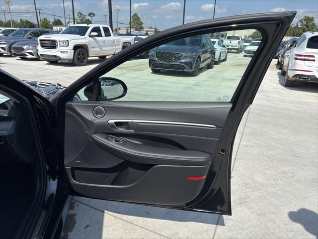 new 2025 Hyundai Sonata Hybrid car, priced at $33,205