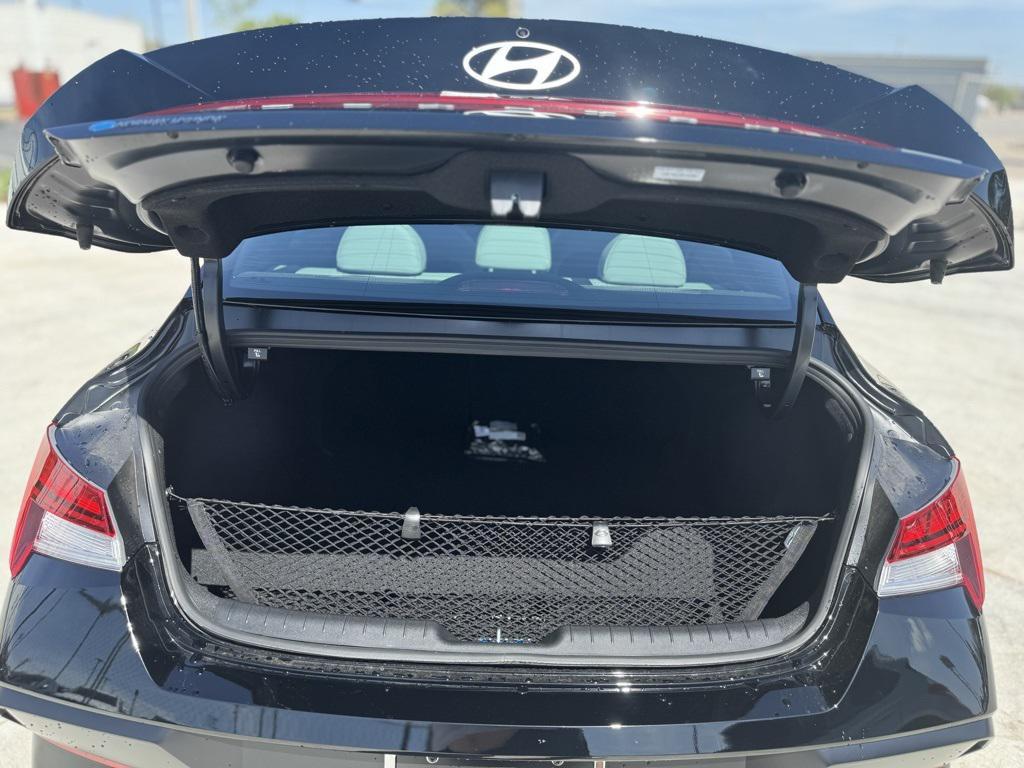 new 2025 Hyundai Elantra car, priced at $27,293