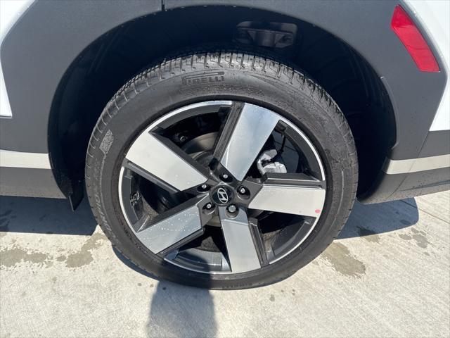 new 2025 Hyundai Santa Fe car, priced at $39,999