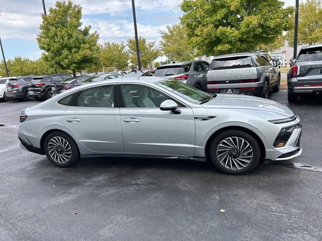 new 2024 Hyundai Sonata Hybrid car, priced at $27,460