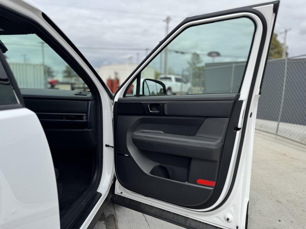 new 2025 Hyundai SANTA FE HEV car, priced at $45,959