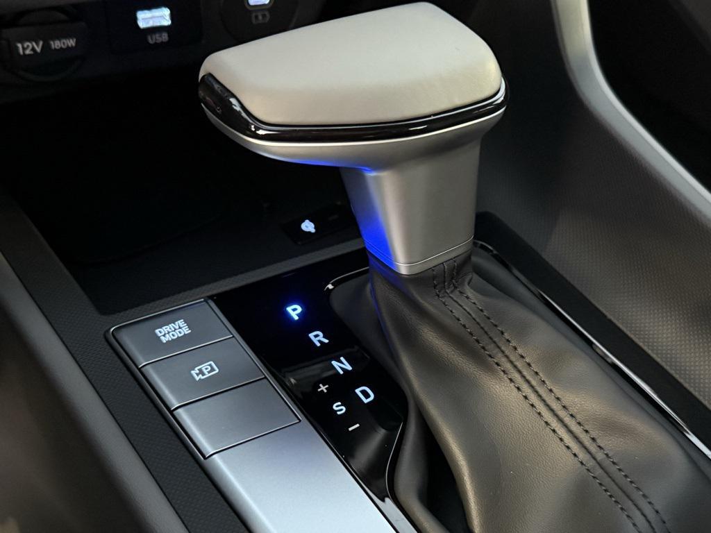 new 2025 Hyundai Elantra car, priced at $19,157