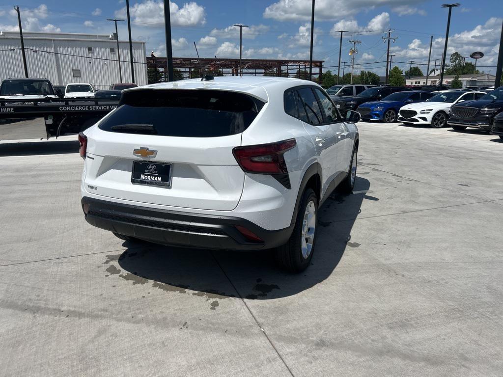 used 2025 Chevrolet Trax car, priced at $23,010