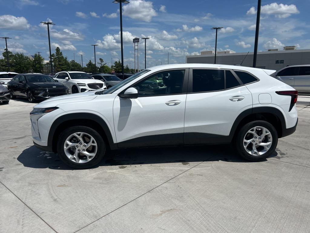 used 2025 Chevrolet Trax car, priced at $23,010