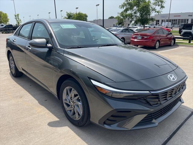 new 2025 Hyundai ELANTRA HEV car, priced at $20,941