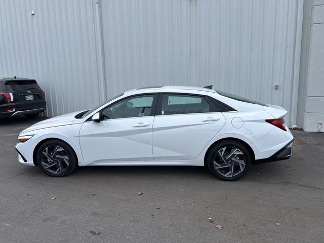 new 2025 Hyundai Elantra car, priced at $27,821