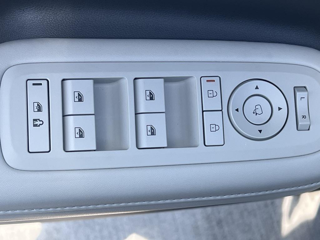 used 2025 Hyundai Santa Fe car, priced at $39,999