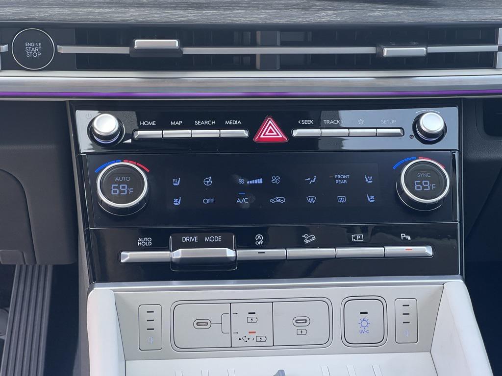 used 2025 Hyundai Santa Fe car, priced at $39,999