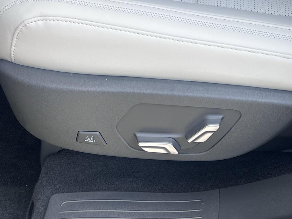 used 2025 Hyundai Santa Fe car, priced at $39,999