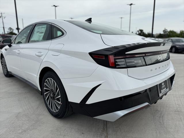 new 2025 Hyundai Sonata Hybrid car, priced at $32,029