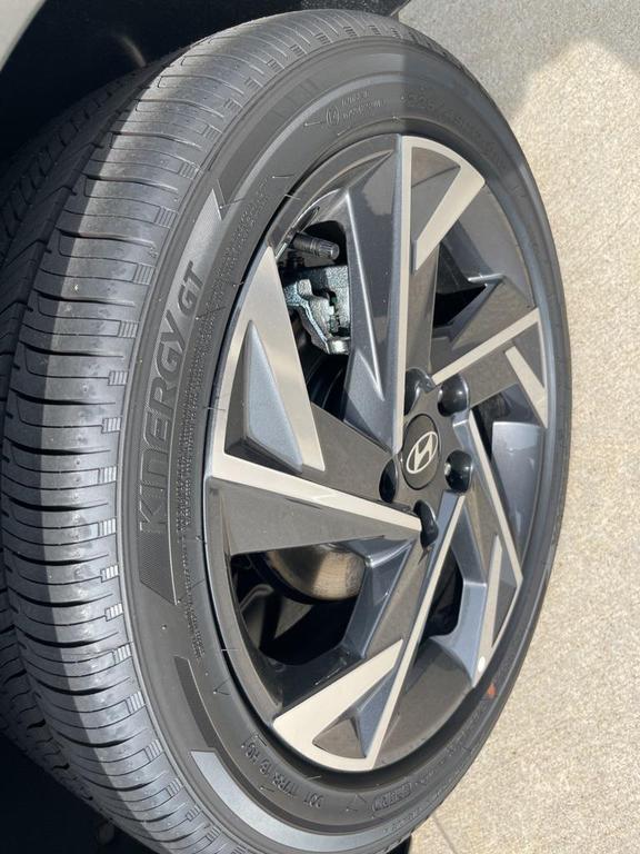 new 2025 Hyundai ELANTRA HEV car, priced at $23,876