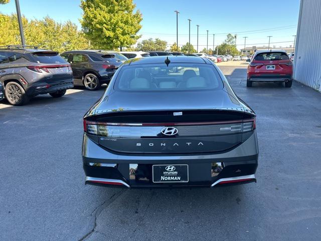 new 2025 Hyundai Sonata car, priced at $30,986