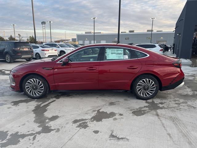 new 2025 Hyundai Sonata Hybrid car, priced at $33,285