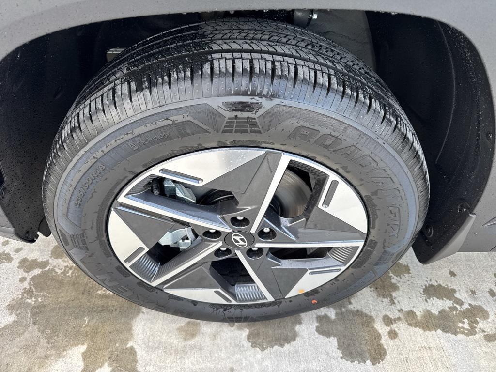 new 2026 Hyundai TUCSON Hybrid car, priced at $33,512