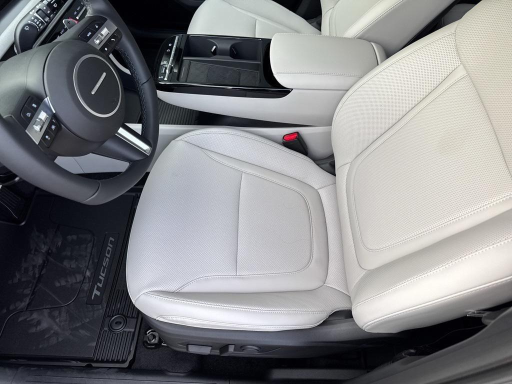 new 2026 Hyundai TUCSON Hybrid car, priced at $33,512