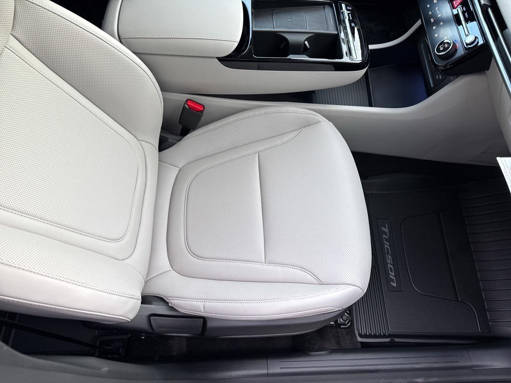 new 2026 Hyundai TUCSON Hybrid car, priced at $33,512