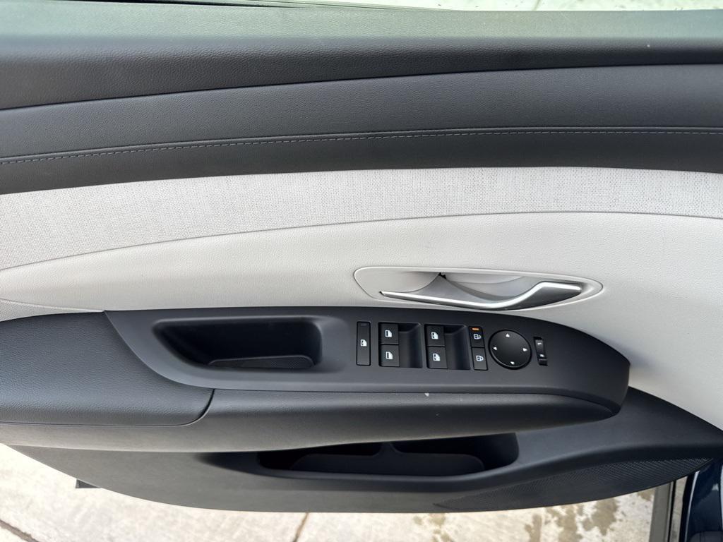 new 2026 Hyundai TUCSON Hybrid car, priced at $33,512