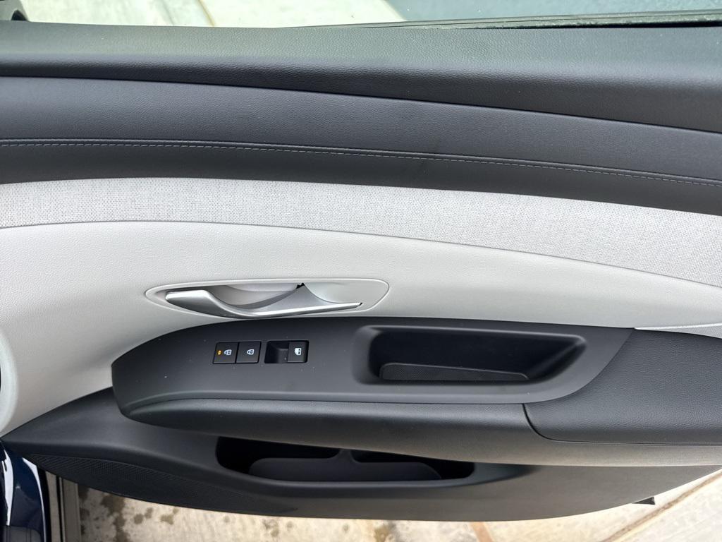 new 2026 Hyundai TUCSON Hybrid car, priced at $33,512