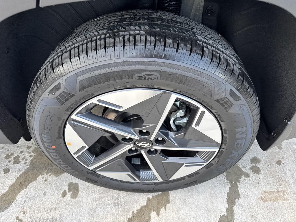 new 2026 Hyundai TUCSON Hybrid car, priced at $33,512