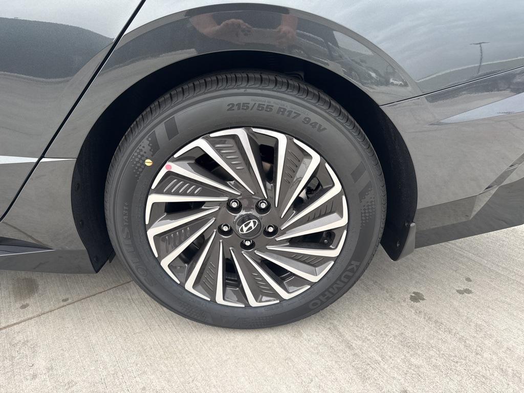 new 2025 Hyundai Sonata Hybrid car, priced at $34,649